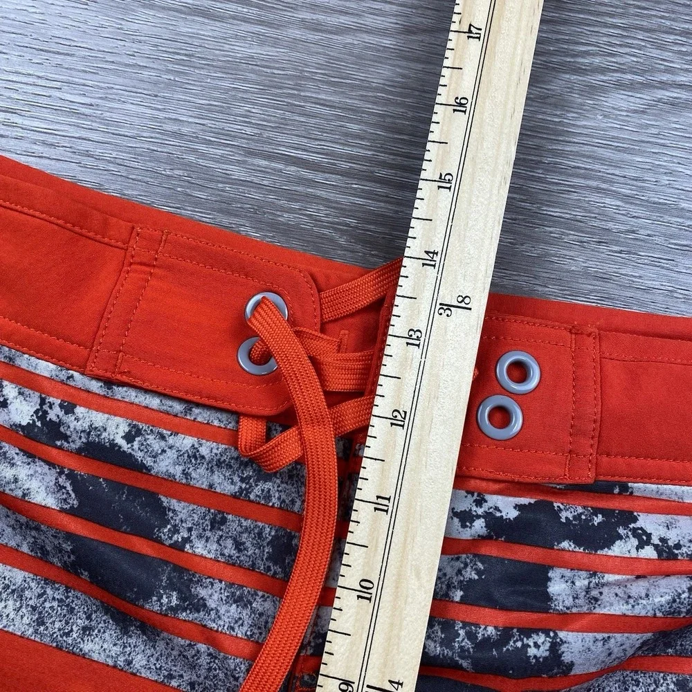 The North Face Mens Whitecap Boardshorts Red Grey Stripes 34 Swim‎ Beach